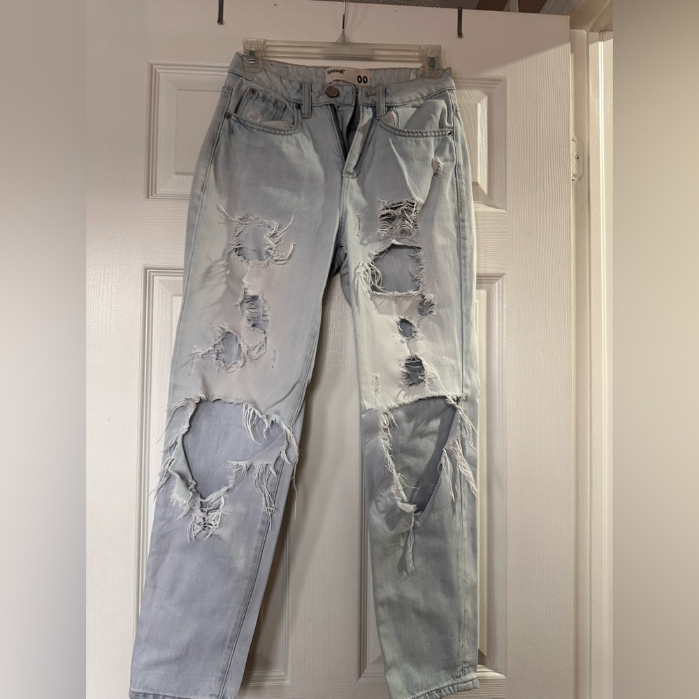 Garage boyfriend ripped jeans